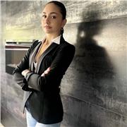 Maestra de Educación Primaria especializada en pedagogía terapéutica ofrece apoyo escolar personalizado